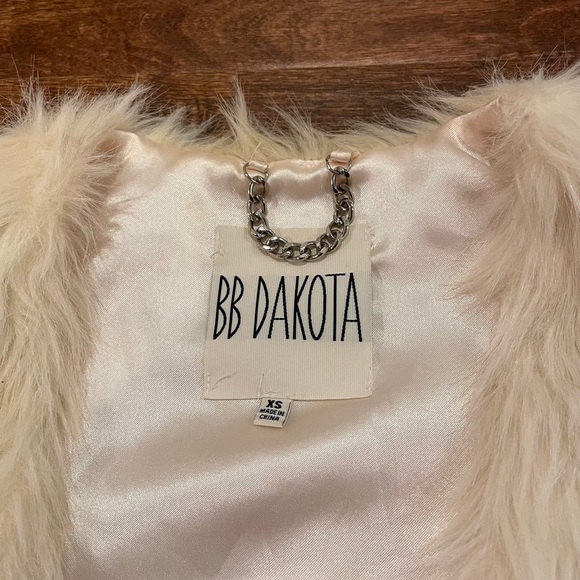 BB Dakota Scotlyn Faux Fur Vest Off White Cream With Pockets XS - Picture 4 of 7